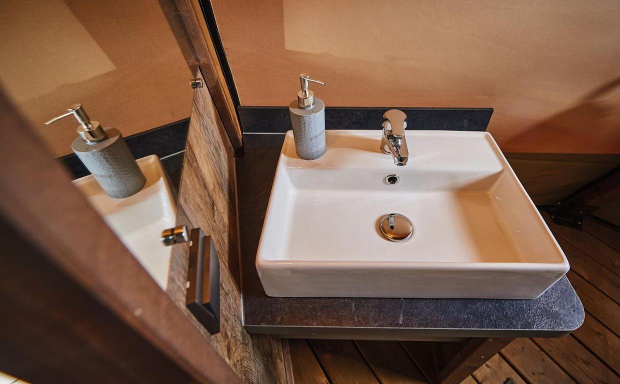 La Clairière - écolieu de vacances Lamothe-Fenelon Habitación foto