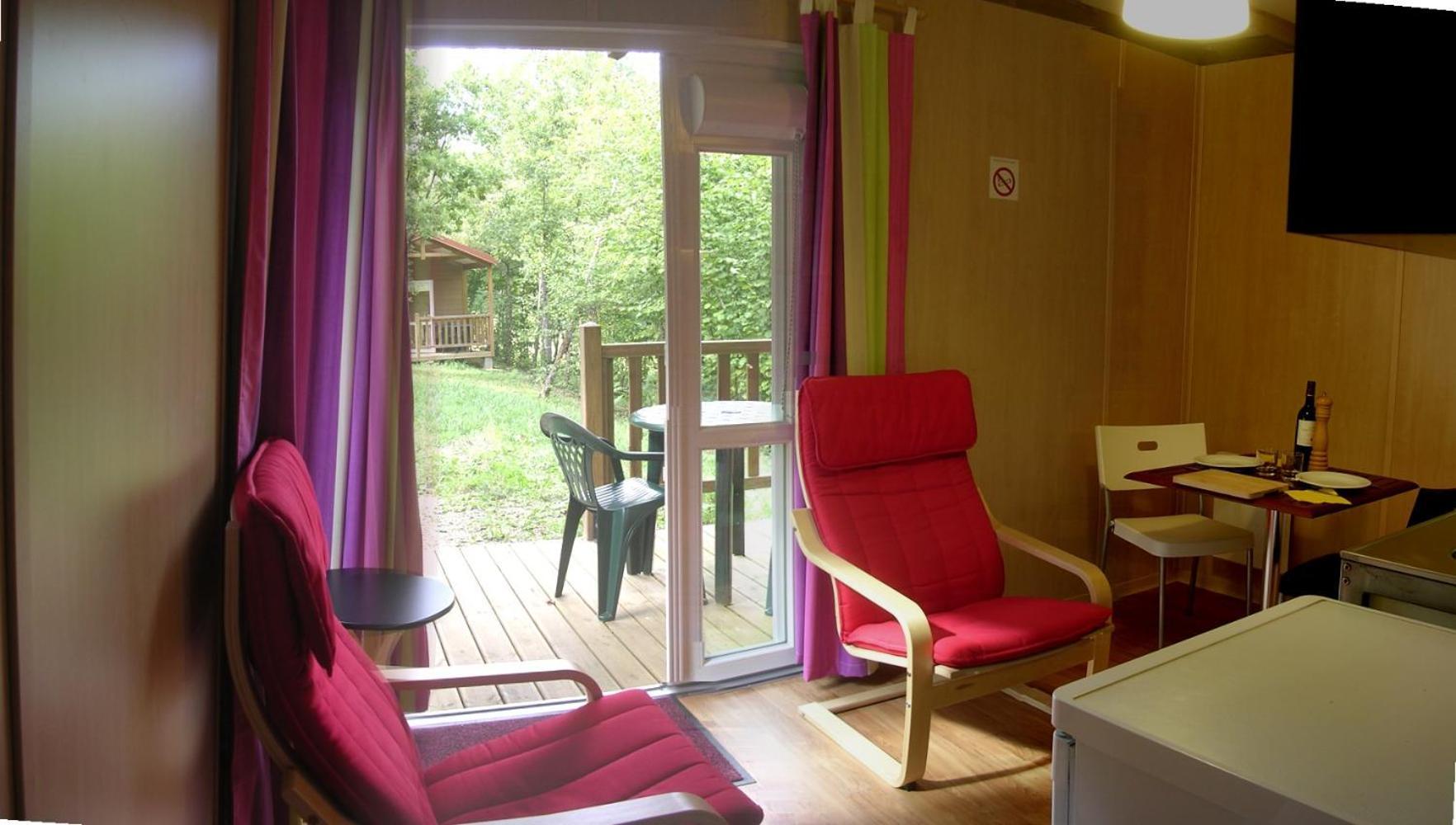 La Clairière - écolieu de vacances Lamothe-Fenelon Habitación foto